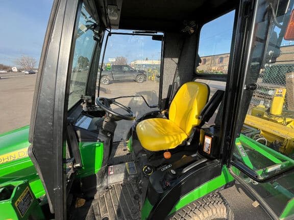 Image of John Deere 1026R equipment image 4