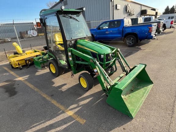 Image of John Deere 1026R equipment image 3