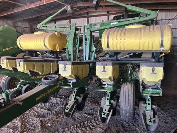 Image of John Deere 1760 equipment image 2