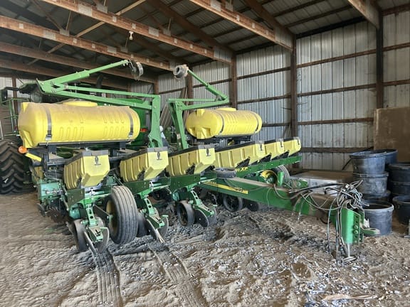 2013 John Deere 1760 Equipment Image0