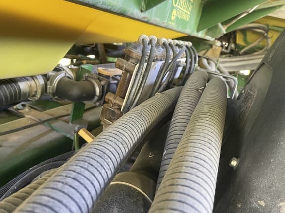 Image of John Deere 1770 equipment image 1