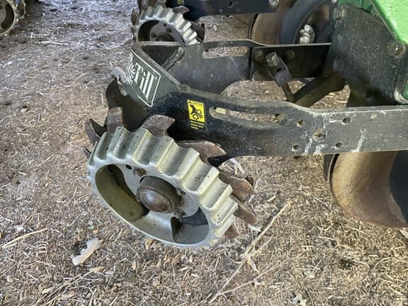 Image of John Deere 1770 equipment image 3