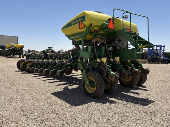 Image of John Deere 1770 equipment image 2