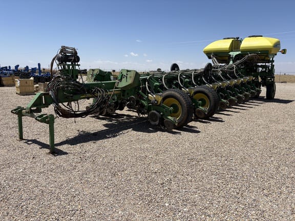 2013 John Deere 1770 Equipment Image0