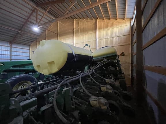 Image of John Deere 1770 equipment image 3