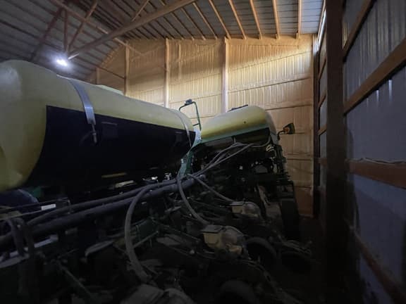 Image of John Deere 1770 equipment image 2