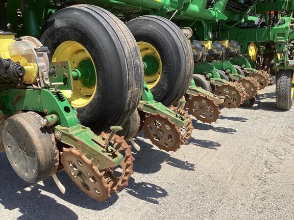 Image of John Deere 1790 equipment image 4