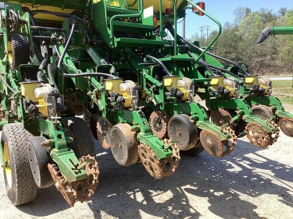 Image of John Deere 1790 equipment image 2