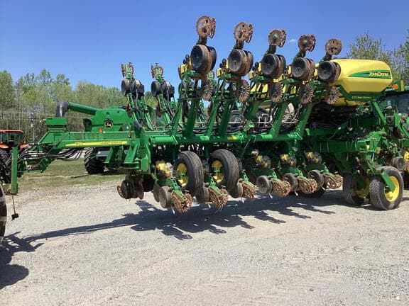 Image of John Deere 1790 equipment image 3