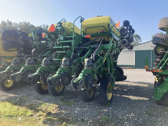 Image of John Deere 1790 equipment image 2