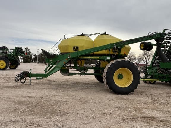 Image of John Deere 1890 equipment image 1