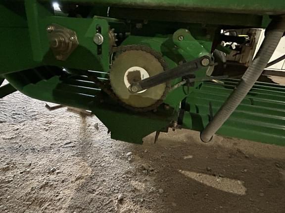 Image of John Deere 1890 equipment image 4