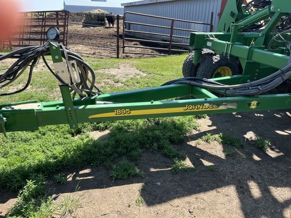 Image of John Deere 1895 equipment image 3