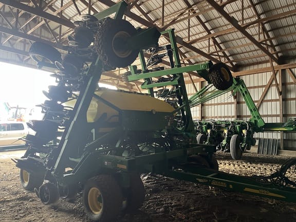 2013 John Deere 1990 Equipment Image0
