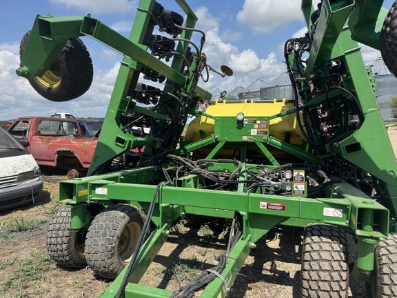 2013 John Deere 1990 Equipment Image0