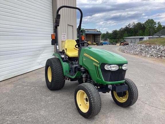 Image of John Deere 2032R equipment image 1