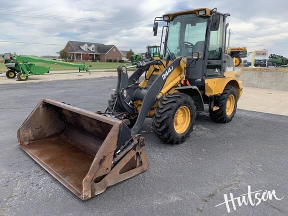 Image of John Deere 244J equipment image 3
