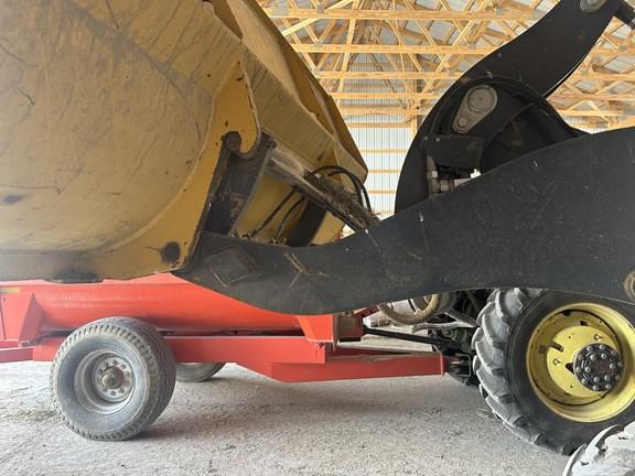 Image of John Deere 244J equipment image 1