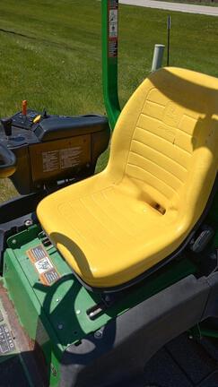 Image of John Deere 2500E equipment image 4