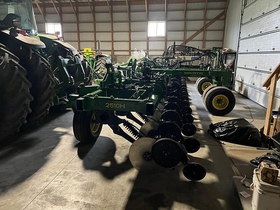 Image of John Deere 2510H equipment image 2