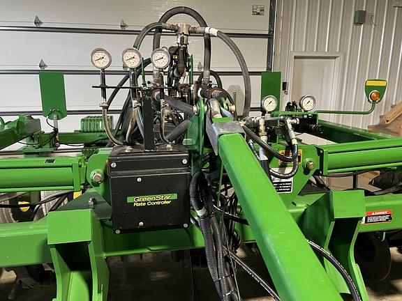 Image of John Deere 2510H equipment image 4
