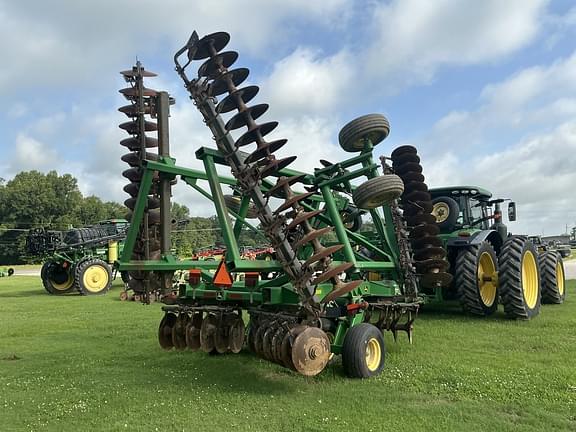 Image of John Deere 2623 equipment image 4