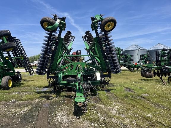 Image of John Deere 2623VT equipment image 1