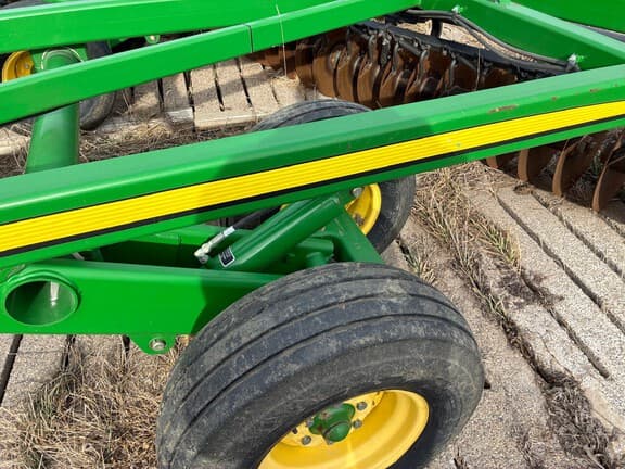 Image of John Deere 2623VT equipment image 1