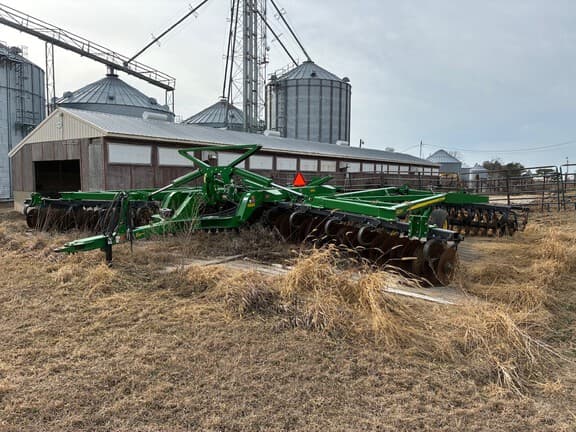 Image of John Deere 2623VT equipment image 1