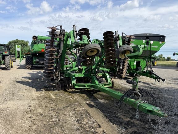 Image of John Deere 2623VT equipment image 2