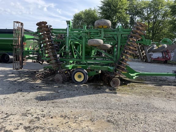 Image of John Deere 2623VT equipment image 3