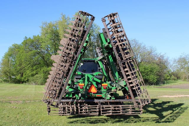 Image of John Deere 2623VT equipment image 3