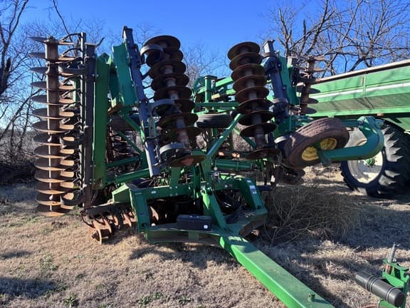 Image of John Deere 2623VT equipment image 1