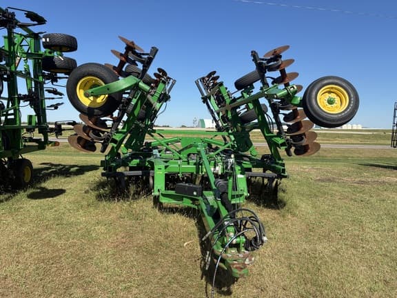 Image of John Deere 2720 equipment image 4