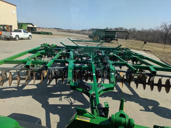 Image of John Deere 2720 equipment image 4