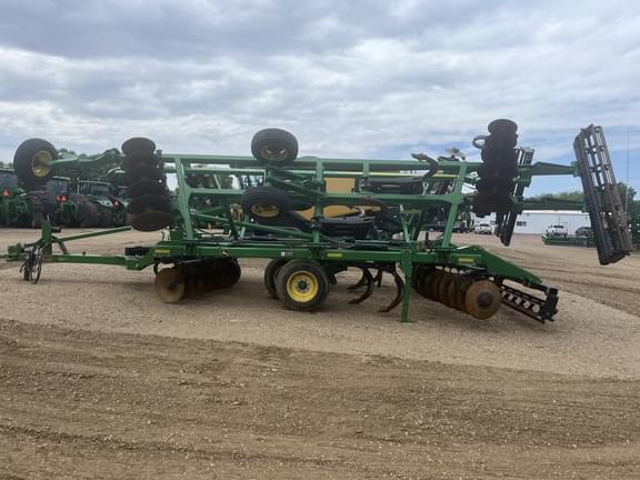 Image of John Deere 2720 equipment image 4