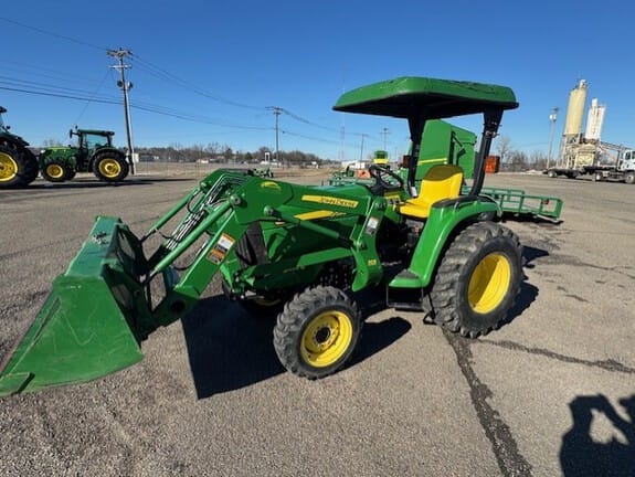 2013 John Deere 3032E Equipment Image0