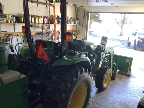 Image of John Deere 3038E equipment image 1