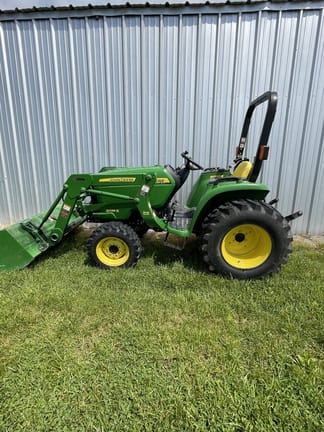 2013 John Deere 3038E Equipment Image0