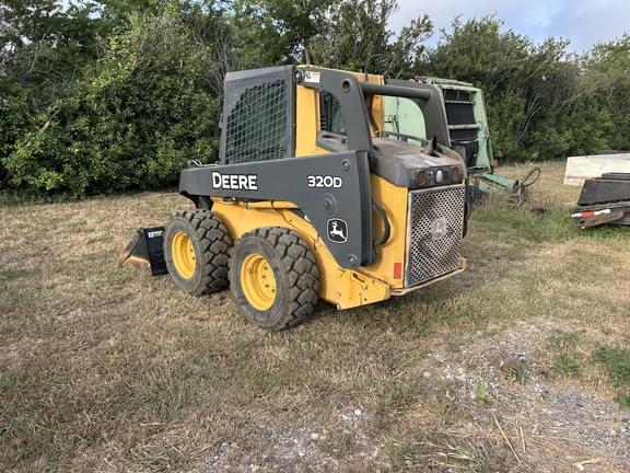 Image of John Deere 320D equipment image 4