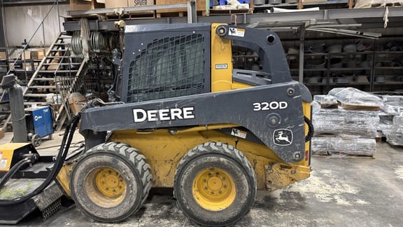 2013 John Deere 320D Equipment Image0