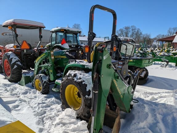 Image of John Deere 3320 equipment image 1