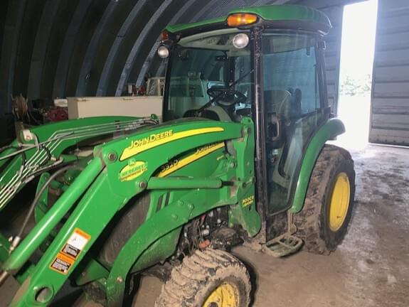 Image of John Deere 3320 equipment image 1