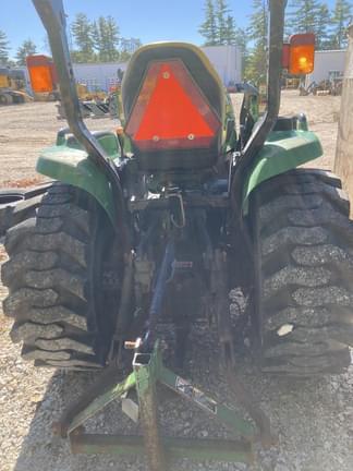 Image of John Deere 3320 equipment image 3