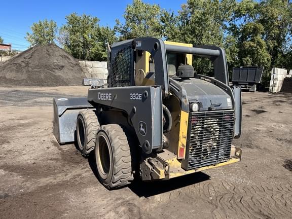 Image of John Deere 332E equipment image 3