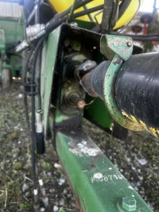 Image of John Deere 3975 equipment image 4