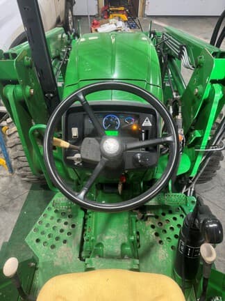 Image of John Deere 5055E equipment image 1