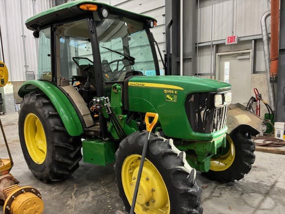 Image of John Deere 5055E Primary image