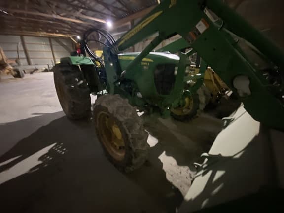 Image of John Deere 5065E equipment image 2