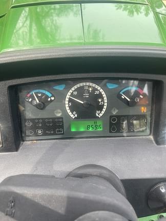 Image of John Deere 5065E equipment image 3